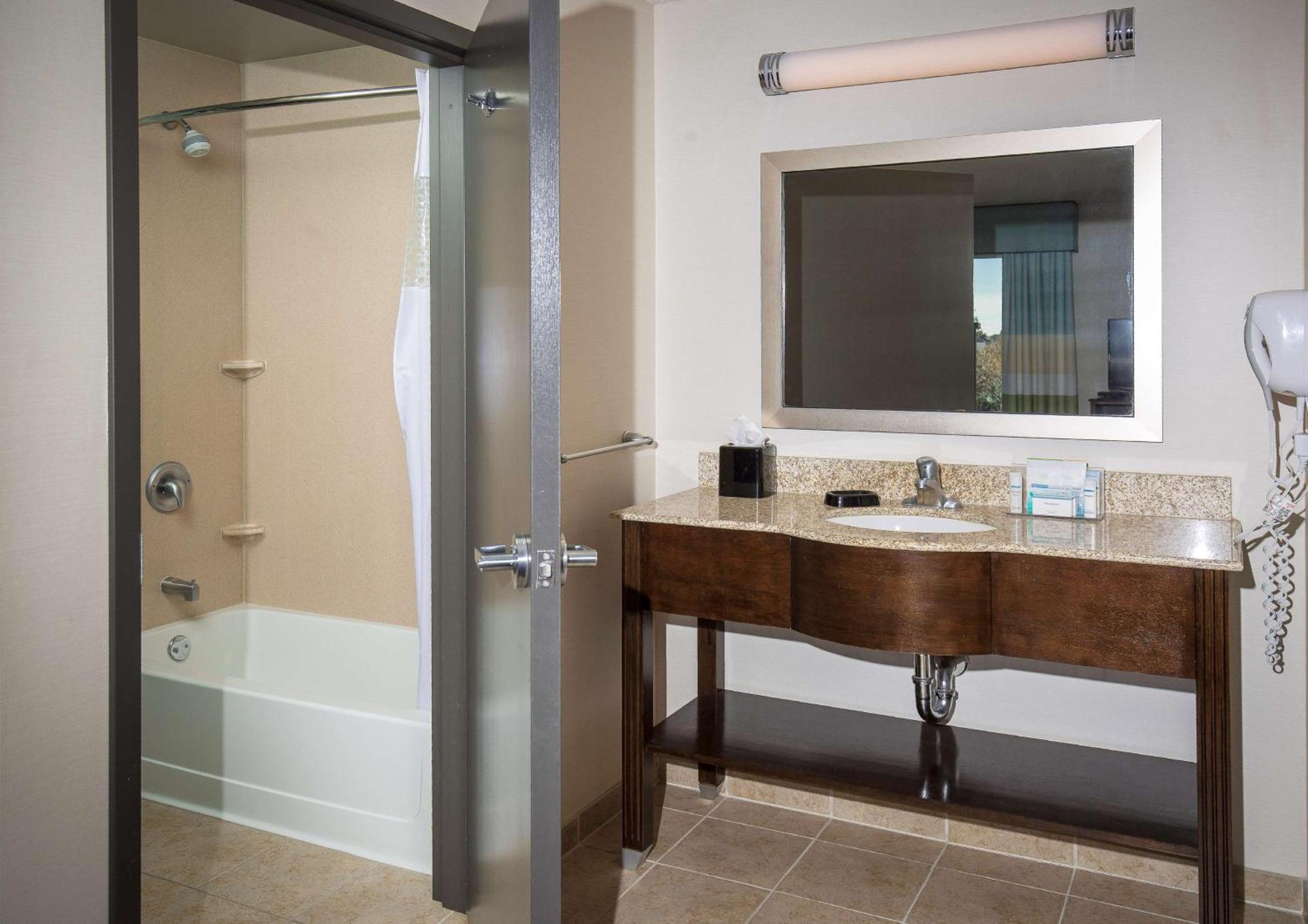 Hampton Inn & Suites Suisun City Waterfront Екстериор снимка